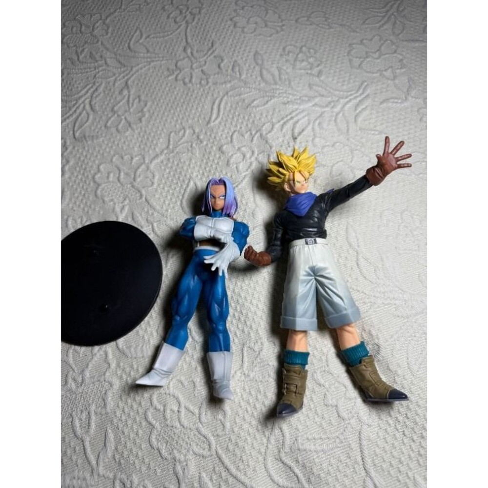 Dragon Ball Z Resolution of Soldiers Vol 5 Trunks Figure Lot of 2